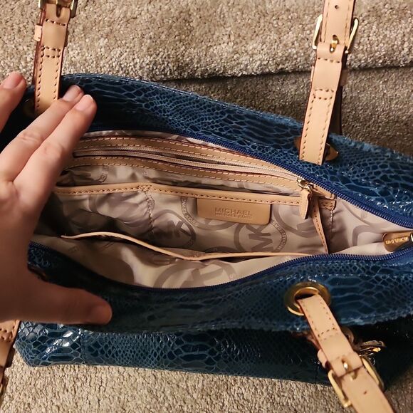 Michael Kors Turquoise Snakeskin-Print Embossed Leather Tote Bag - Picture 4 of 12